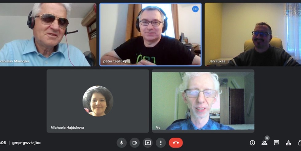 NROZP team members working on the Ascend project in a online meeting (screenshot)